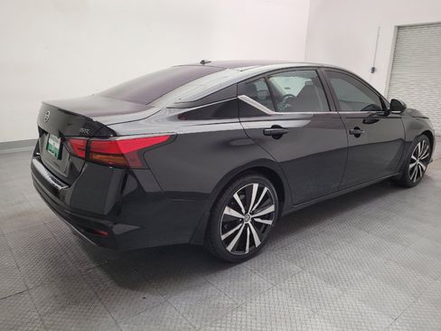 Used 2022 Nissan Altima 2.5 SR FWD image 9