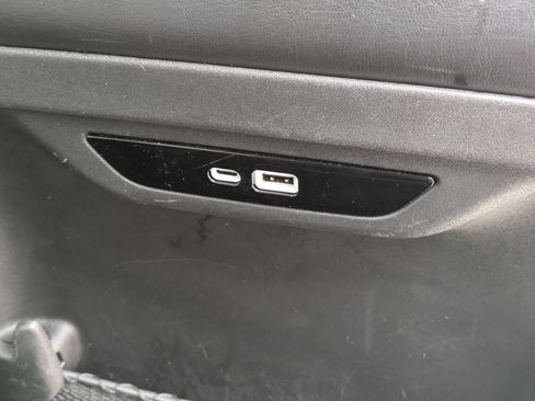 Used 2024 Chrysler Pacifica Touring-L FWD image 30