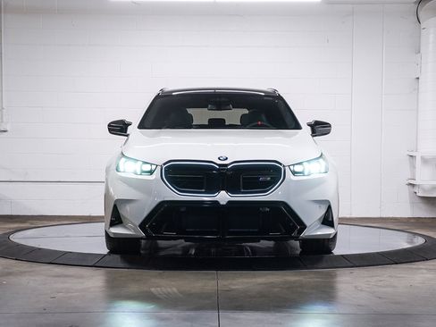 New 2027 BMW M5 Touring AWD/4WD image 2