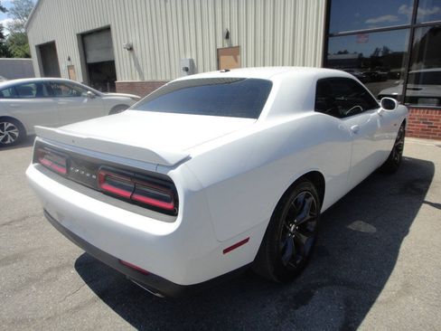 Used 2019 Dodge Challenger R/T RWD image 4