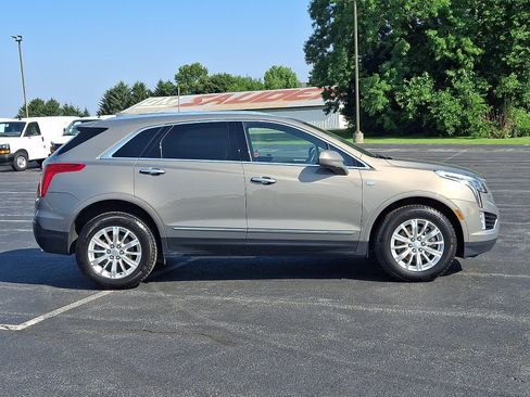 Used 2018 Cadillac XT5 Luxury w/ Driver Awareness Package AWD/4WD image 7