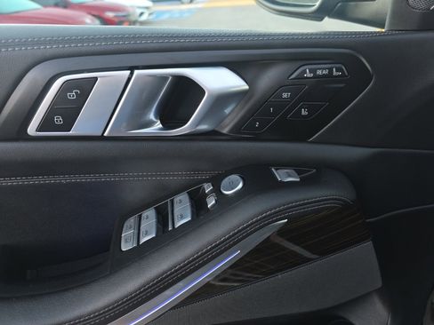 Used 2024 BMW X7 xDrive40i image 14