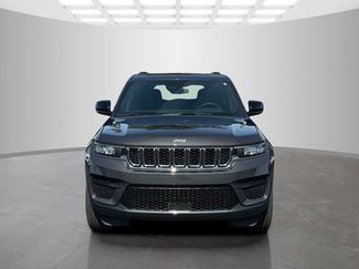 Certified 2024 Jeep Grand Cherokee Laredo w/ Luxury Tech Group I AWD/4WD video 2