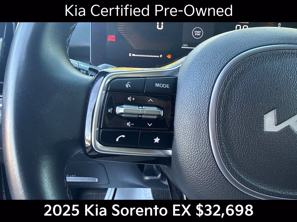 Certified 2025 Kia Sorento EX w/ Panoramic Sunroof Package AWD/4WD image 26