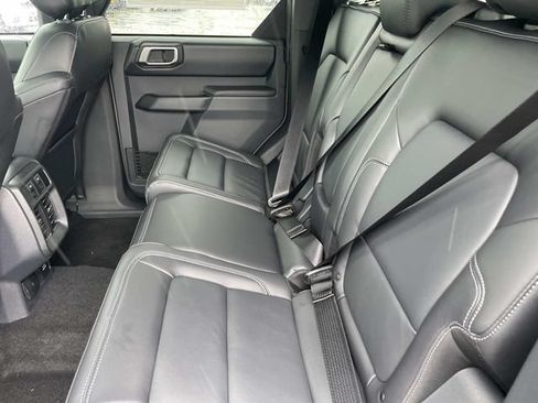 New 2026 Ford Bronco Outer Banks w/ Black Appearance Package AWD/4WD image 8