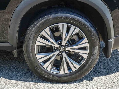 Used 2021 Nissan Rogue SV w/ Premium Package FWD image 11