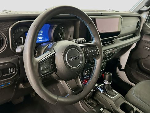 Used 2024 Jeep Wrangler Unlimited Rubicon 4xe w/ Technology Group AWD/4WD image 18