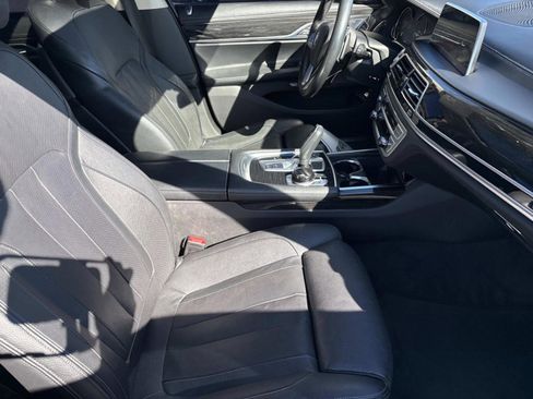 Used 2016 BMW 740i image 21