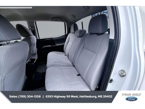 Used 2018 Toyota Tacoma SR5 RWD image 20