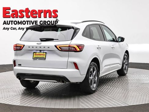 Used 2023 Ford Escape ST-Line image 5