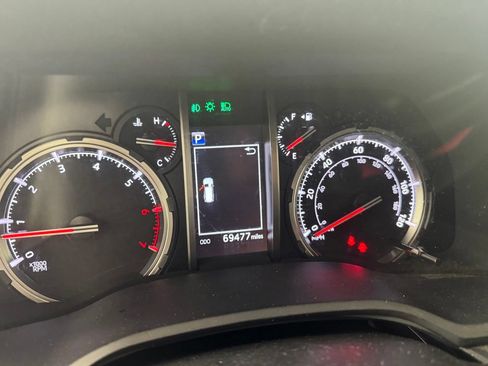 Used 2022 Toyota 4Runner TRD Off-Road AWD/4WD image 4
