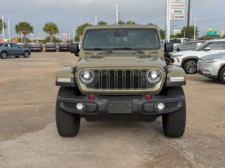 Used 2025 Jeep Wrangler Rubicon w/ Convenience Group video 2