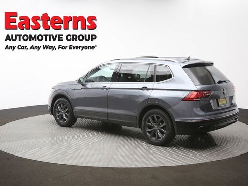Used 2022 Volkswagen Tiguan SE w/ Panoramic Sunroof Package image 64