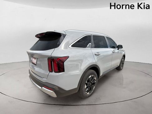 New 2026 Kia Sorento S FWD image 4