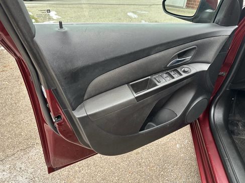 Used 2015 Chevrolet Cruze LT image 17
