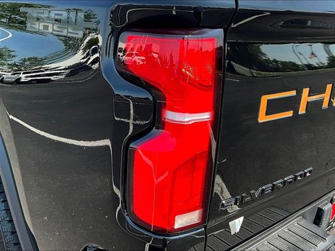 Used 2025 Chevrolet Silverado 2500 LT w/ Trail Boss Package AWD/4WD image 23