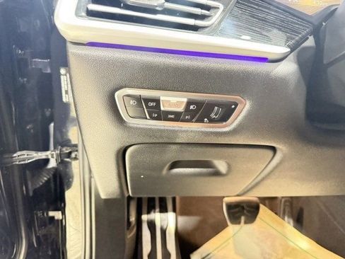 Used 2022 BMW X7 M50i image 16