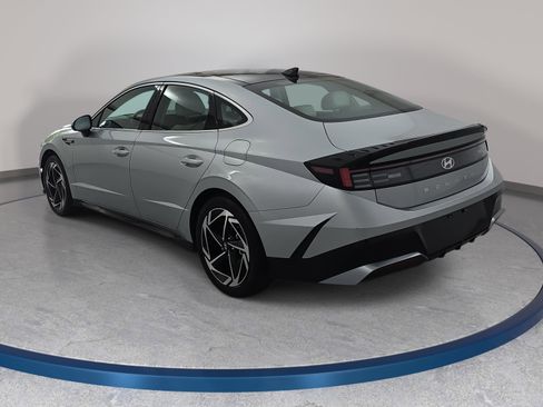 Used 2024 Hyundai Sonata SEL w/ Convenience Package image 7