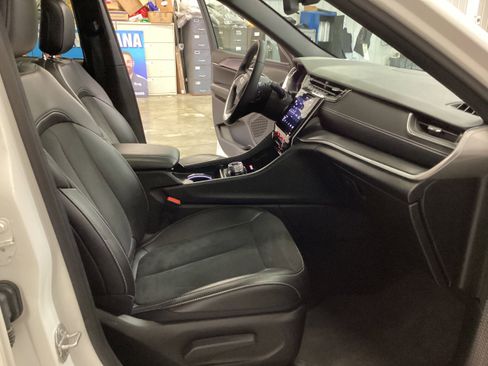 Used 2024 Jeep Grand Cherokee Altitude image 32