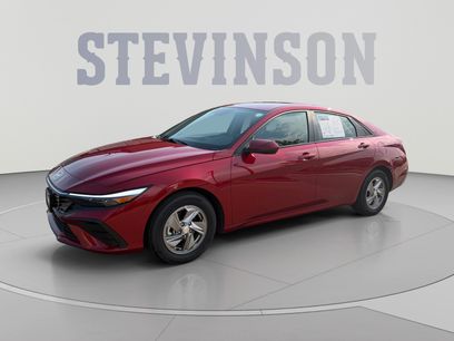 Used 2025 Hyundai Elantra SE w/ Cargo Package