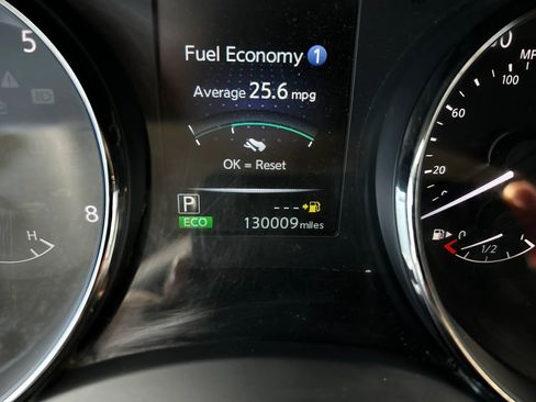 Used 2017 Nissan Rogue S AWD/4WD image 25