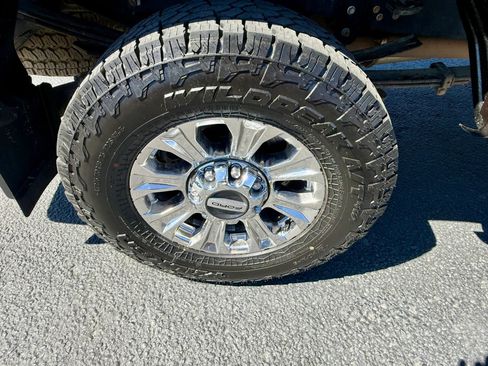 Used 2019 Ford F250 XLT w/ XLT Premium Package AWD/4WD image 18