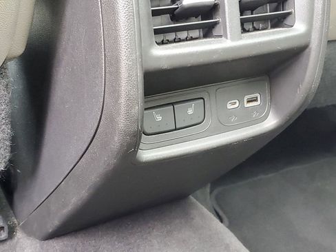 Used 2019 Cadillac XT4 Luxury w/ Cold Weather Package AWD/4WD image 28