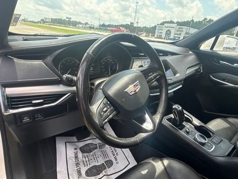 Used 2019 Cadillac XT4 Premium Luxury w/ Cold Weather Package FWD image 16