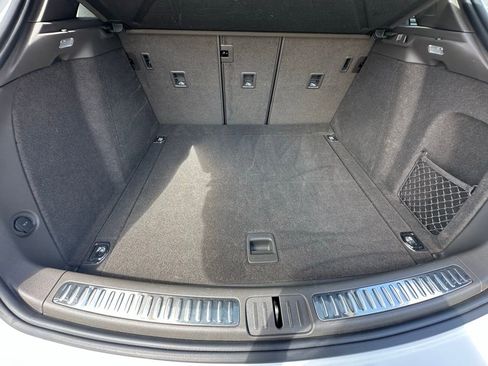 Certified 2023 Porsche Macan image 38