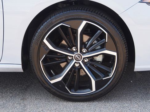 Used 2024 Nissan Altima 2.5 SR image 9