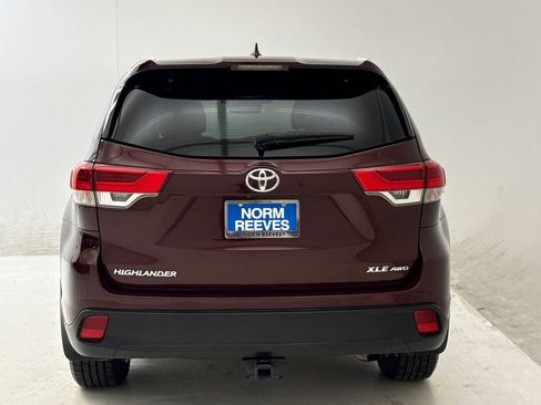 Used 2019 Toyota Highlander XLE AWD/4WD image 8