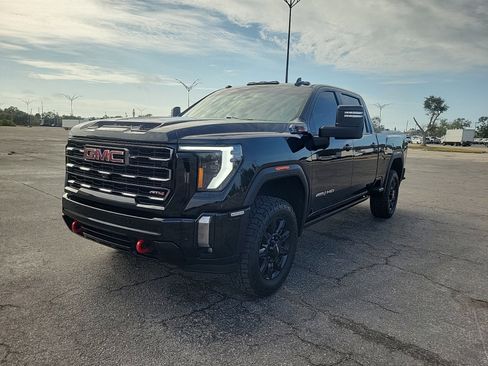 Used 2024 GMC Sierra 2500 AT4 w/ AT4 Premium Plus Package image 2