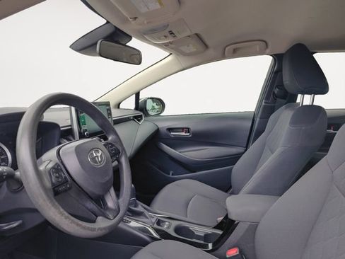 Used 2020 Toyota Corolla LE FWD image 9