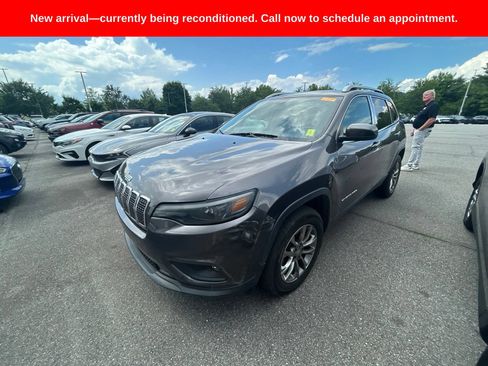 Used 2019 Jeep Cherokee Latitude Plus w/ Comfort/Convenience Group AWD/4WD image 15