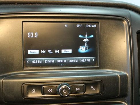 Used 2018 Chevrolet Silverado 1500 Custom w/ Custom Convenience Package AWD/4WD image 20