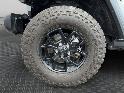 Used 2025 Jeep Wrangler Unlimited Sport AWD/4WD image 16
