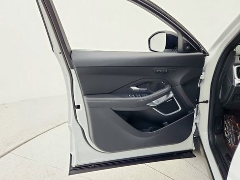 Certified 2024 Jaguar E-PACE R-Dynamic SE image 25