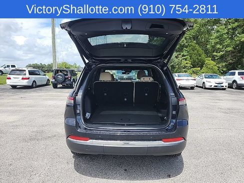 Used 2024 Jeep Grand Cherokee Limited w/ Luxury Tech Group II AWD/4WD image 33