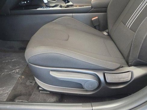 New 2026 Hyundai Elantra Hybrid FWD image 18