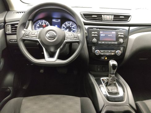 Used 2017 Nissan Rogue Sport SV FWD image 22