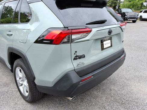 Used 2019 Toyota RAV4 XLE w/ Convenience Package FWD image 13