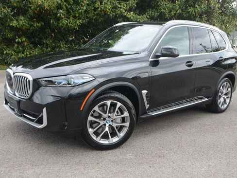 Used 2025 BMW X5 xDrive50e image 6