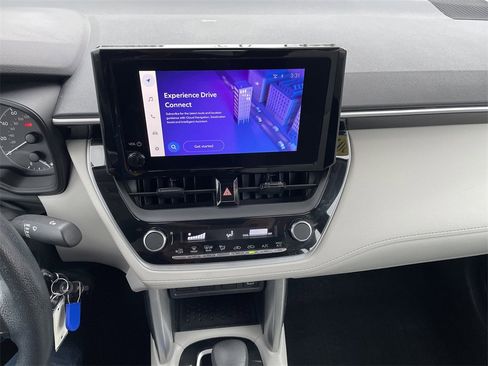 Used 2023 Toyota Corolla Cross L image 18