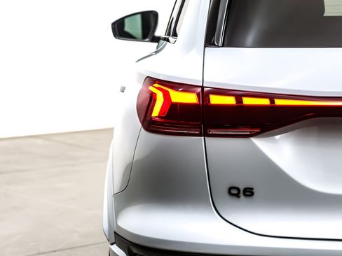 Used 2025 Audi Q6 e-tron Premium Plus w/ Premium Plus image 16