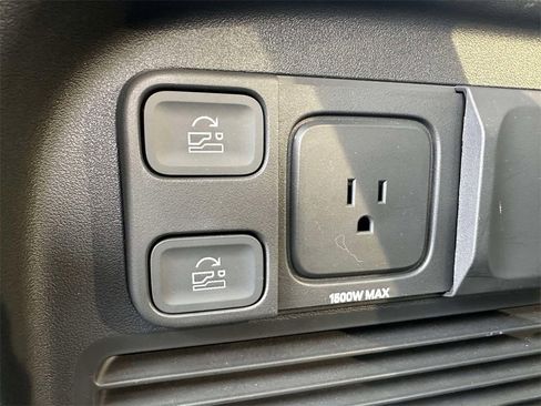 Used 2023 Rivian R1S Adventure image 12