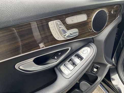 Used 2017 Mercedes-Benz C 300 Sedan image 15