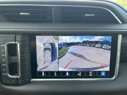 Used 2021 GMC Yukon XL Denali w/ Denali Premium Package image 27