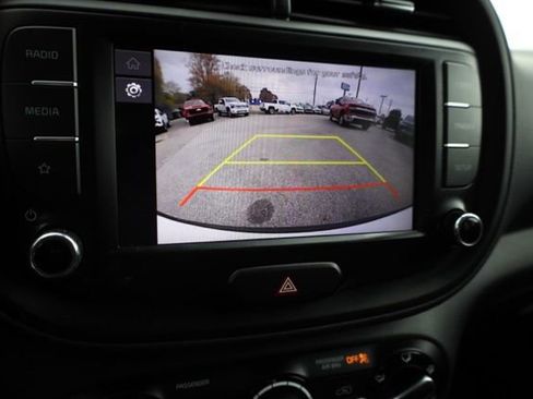 Certified 2023 Kia Soul LX w/ LX Technology Package image 4