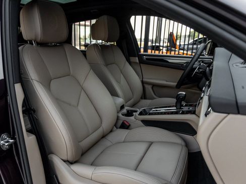 New 2026 Porsche Macan image 42