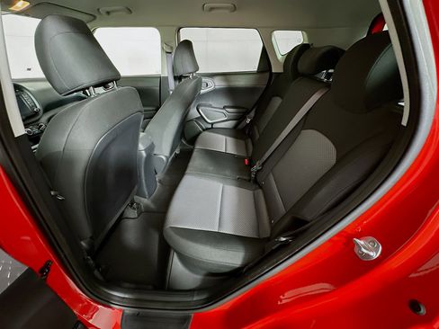 Used 2025 Kia Soul LX w/ LX Technology Package FWD image 26